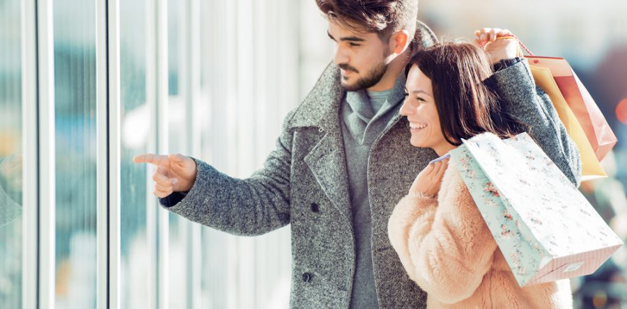Un tiers des shoppers de 18-34 ans envisage de dépenser plus l’année prochaine