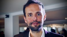 Thomas Rudelle, AXA : ” Le chatbot doit être accompagné par de l’humain”