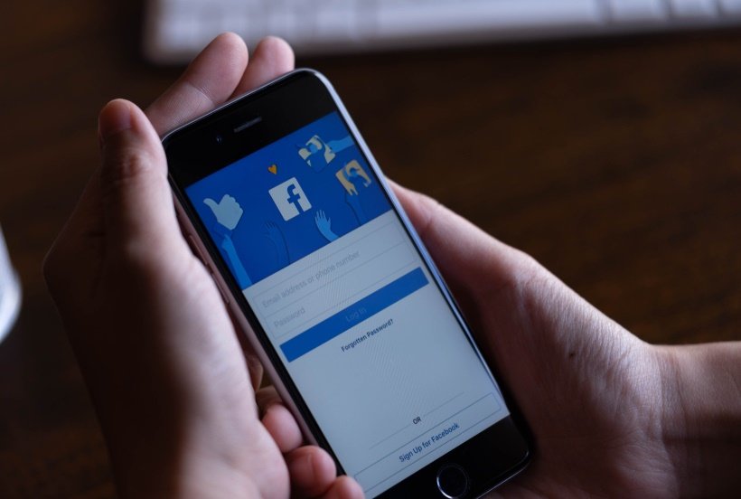 Facebook, nouveau partenaire du SRI