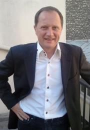 Lagardère débourse 15 millions d’euros pour céder ses magazines à Pascal Chevalier (Reworld Media) et au Belge Rossel