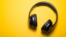 Podcast natif : 15.5 millions d’écoutes en moyenne par mois (Baromètre Acast)