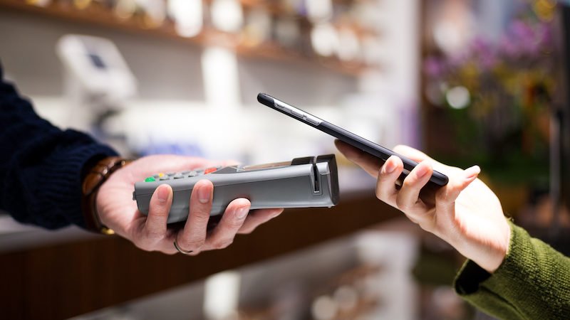 Sans contact : le  déclin des espèces… 110 millions de cartes de paiement supplémentaires en 2020