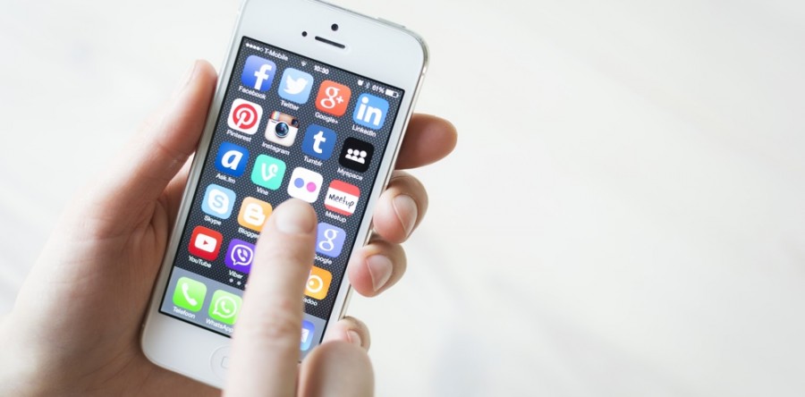 24,5 milliards de dollars de publicité sur les réseaux sociaux en 2015, 71% sur Facebook